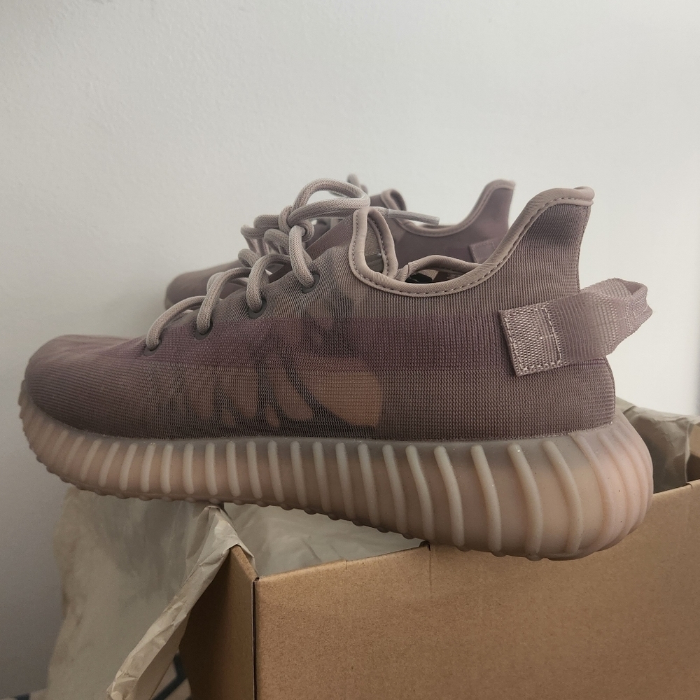 Size 12.5 YEEZY BOOST 350 Sneakers By Adidas - Picture 2 of 7